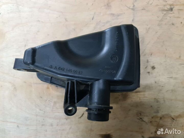 Резонатор воздушного фильтра Mercedes CLS218 OM642