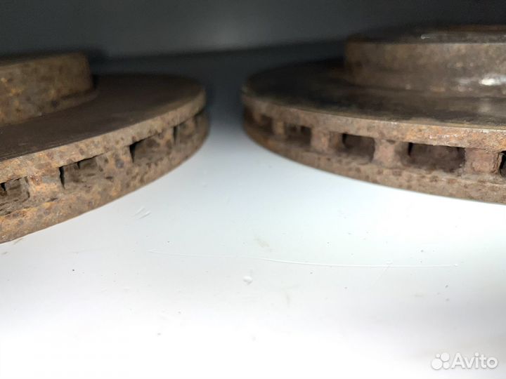 Диск тормозной передний Mercedes W210