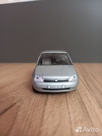 Модель 1:43 LADA kalina