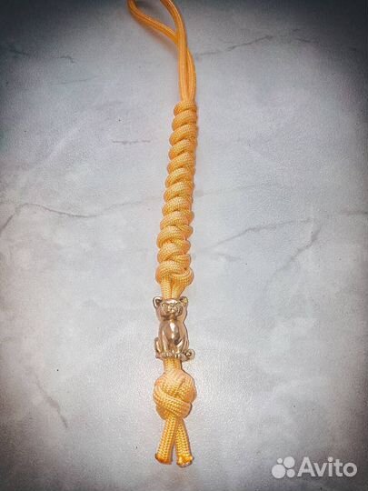 Брелок, темляк