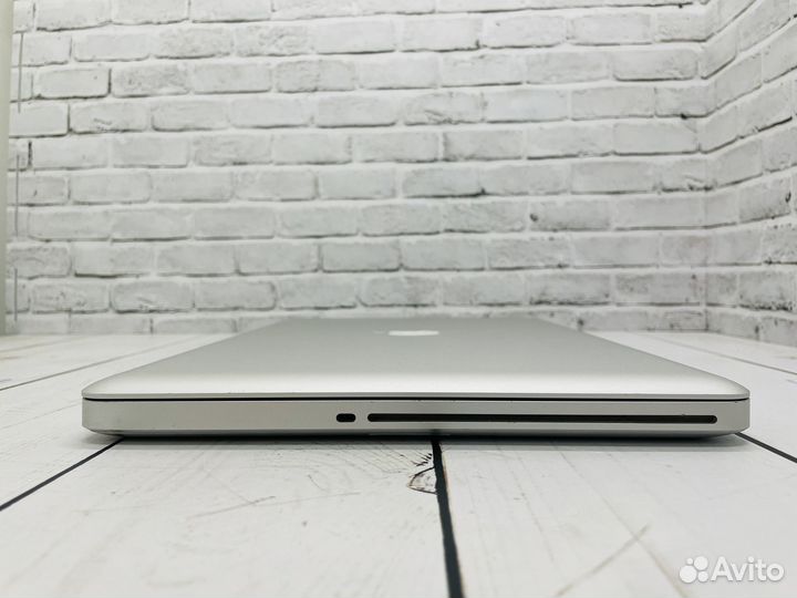 Макбук Apple MacBook Pro