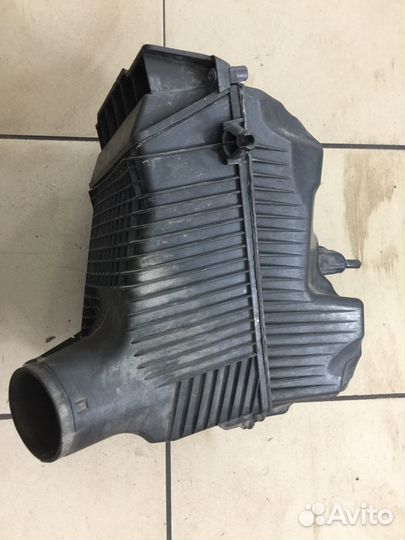 Корпус воздушного фильтра Renault Megane II