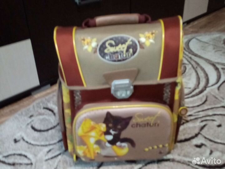 Рюкзак школьный