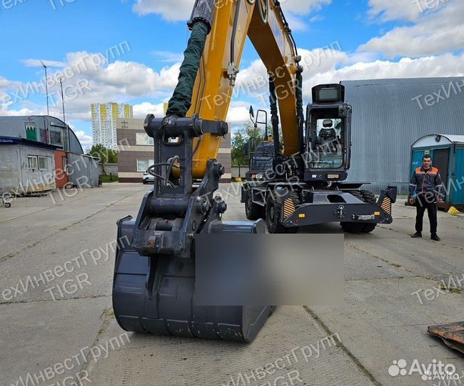 Колёсный экскаватор XCMG XE210WD, 2023