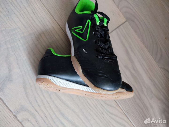 Детская футбольная обувь