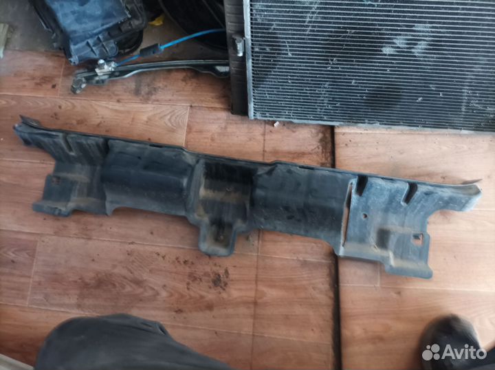 Направляющая заднего бампера Пежо 308