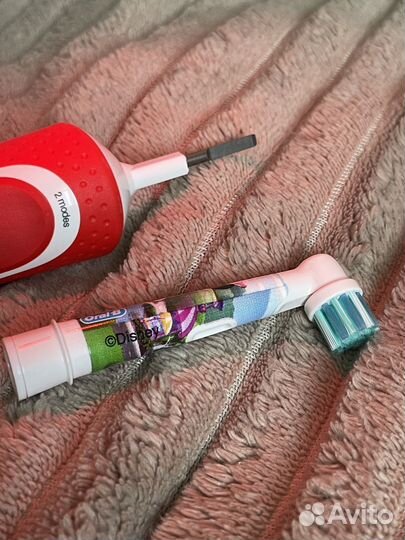 Зубная щетка oral b kids новая