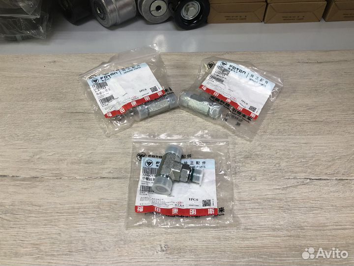 Штуцер трубки подачи масла к турбине Cummins 3.8