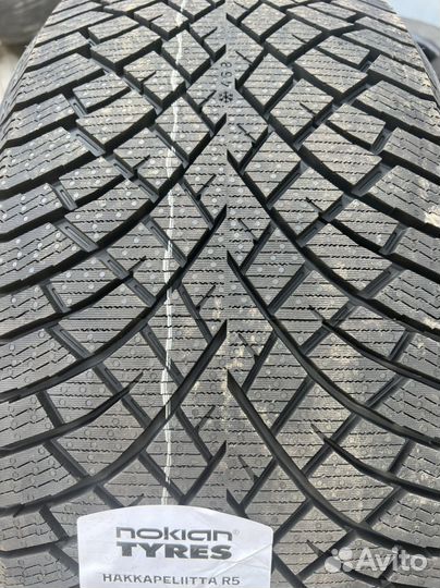 Nokian Tyres Hakkapeliitta 5 SUV 315/35 R21 и 275/40 R21 111T