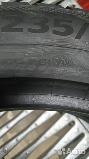 Continental VikingContact 8 235/55 R20 105H