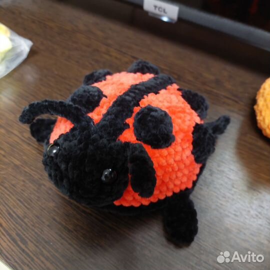 Божья коровка вязаная