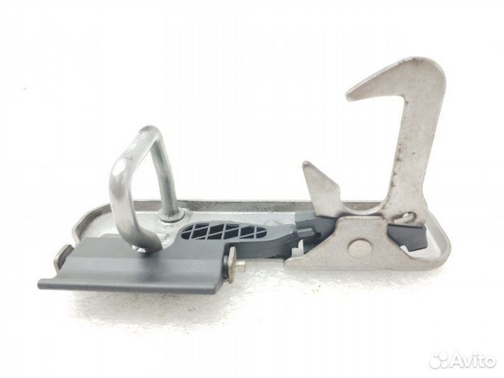 Крюк замка капота Volkswagen Golf 6