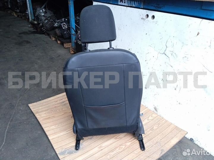 Сиденье перед правое Рено Дастер