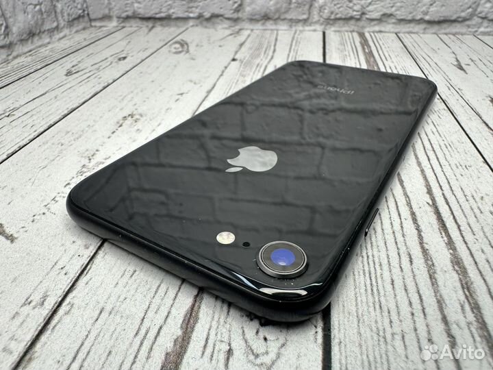 iPhone 8, 64 ГБ