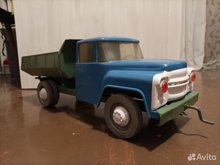 Игрушка ЗИЛ самосвал Воронеж СССР
