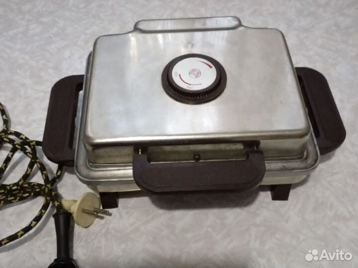 Электрическая вафельница СССР