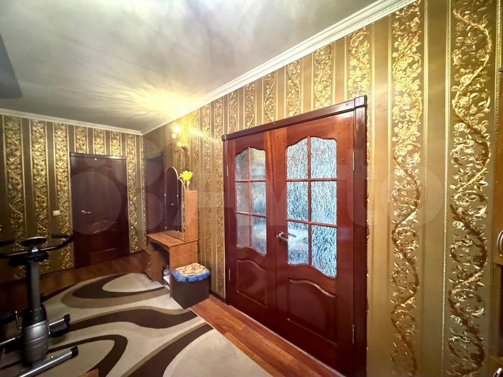 3-к. квартира, 92 м², 3/9 эт.