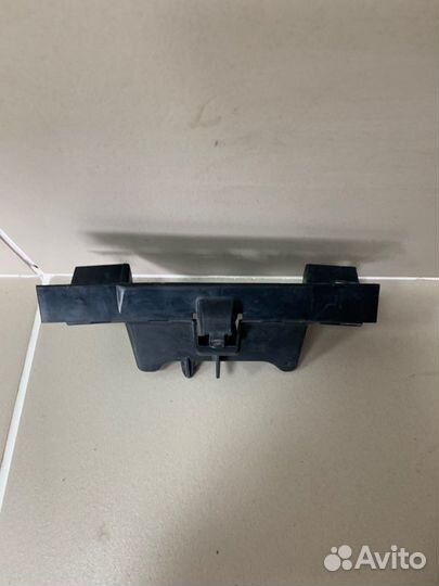 Кронштейн диффузора правый Renault Duster 2 (Hjd)