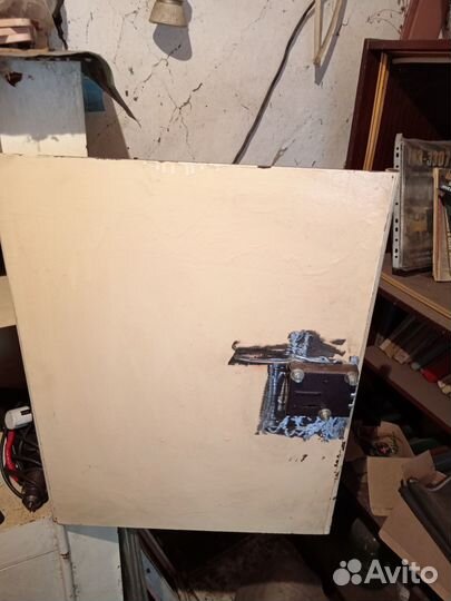 Сейф металлический