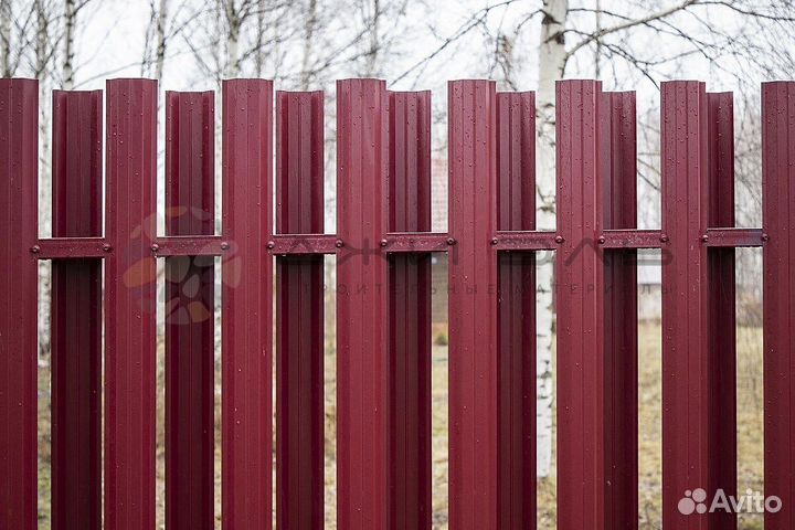 Забор из евроштакетника