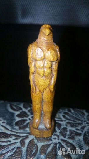 Фигурки из дерева.