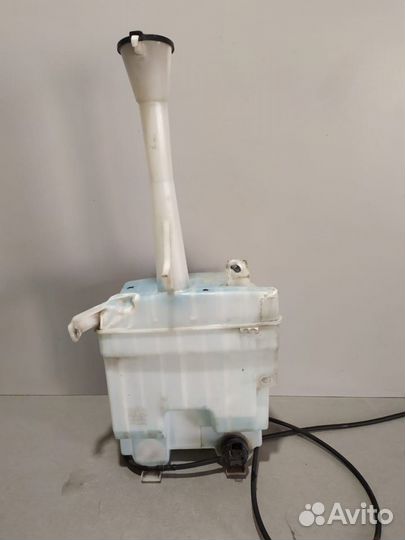 Бачок омывателя Toyota Corolla 2011