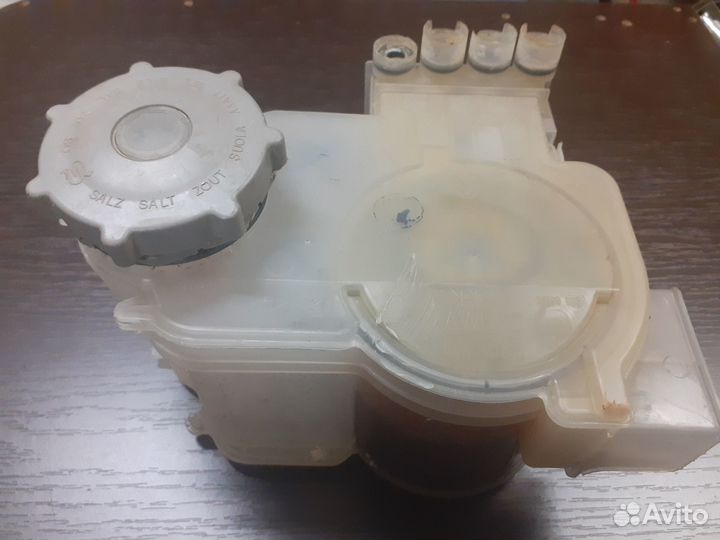 Бачок для соли от посудомоечной машины Bosch