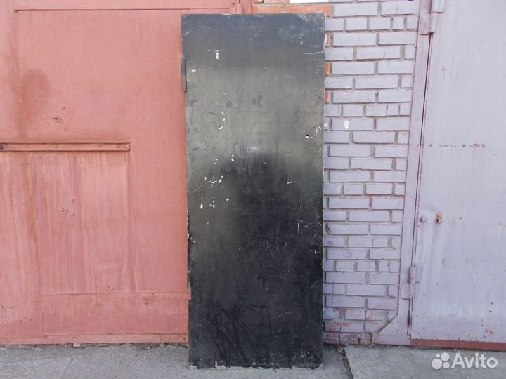 Дверь из нержавеющей стали