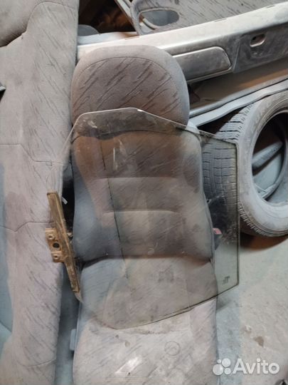 Стекло заднее правое на ваз 2114