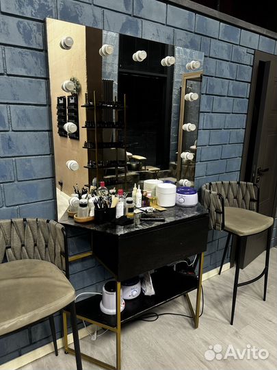 Стол для визажиста с подсветкой