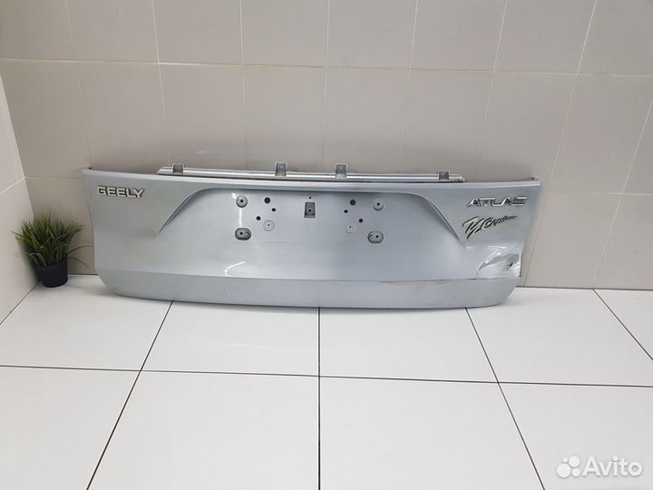 Накладка крышки багажника (Geely Atlas)