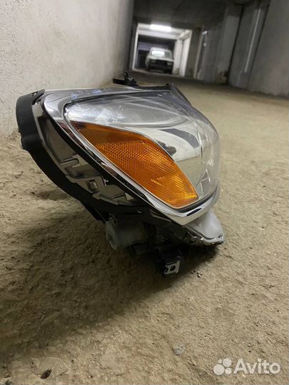 Фара правая Lexus GS оригинал идеал