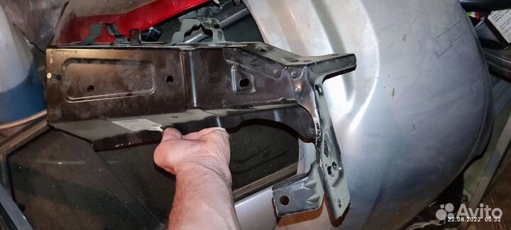 Кронштейн крыла Opel Corsa D правый 93193164