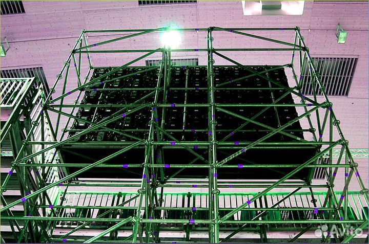 В аренду строительные леса для сцен Layher