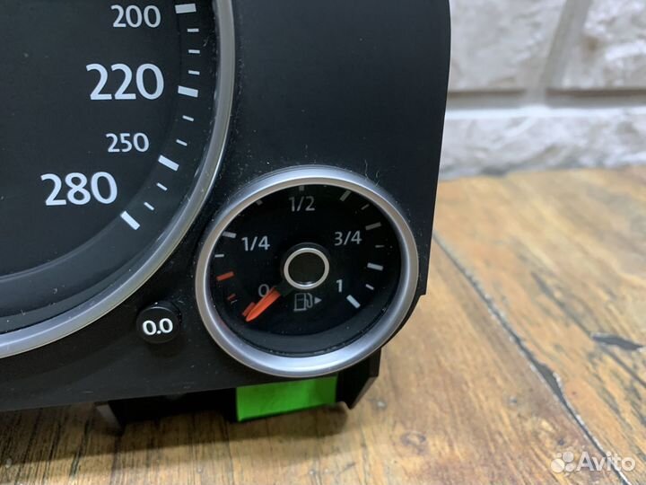 VW Touareg NF Панель приборов