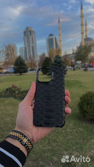 Чехлы из питона на iPhone 15 pro max