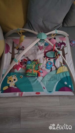 Детский развивающий коврик tiny love