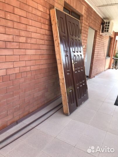 Дверь входная деревянная бу