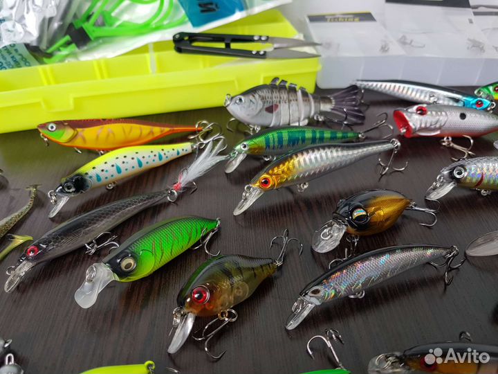 Набор воблеров в коробках