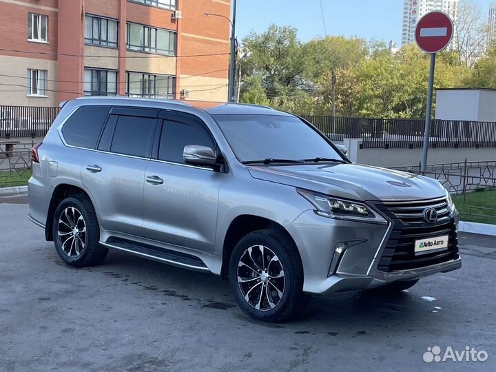 Lexus LX 4.5 AT, 2016, 124 300 км