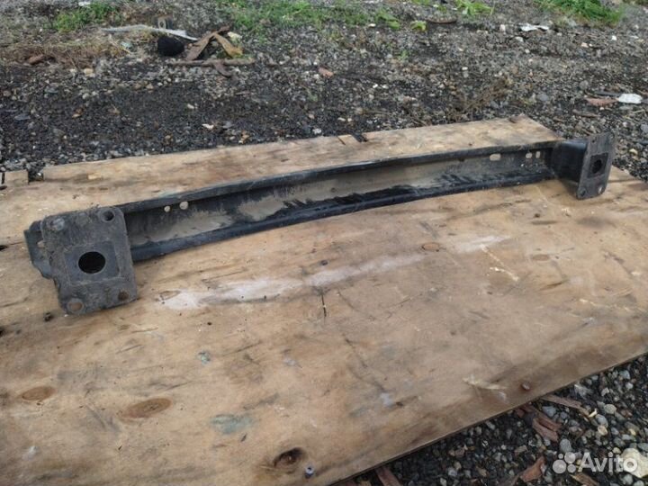 Усилитель бампера задний Volkswagen Touareg