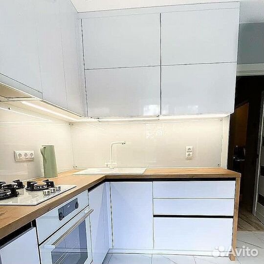 Кухонный гарнитур угловой