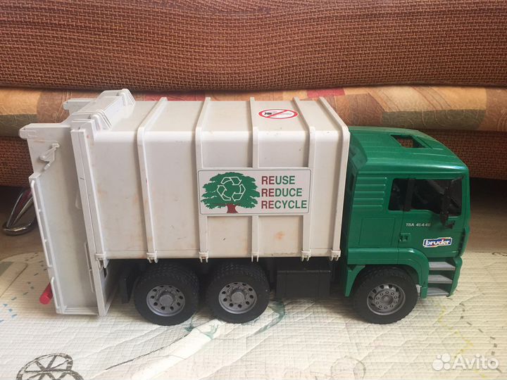 Мусоровоз bruder брудер