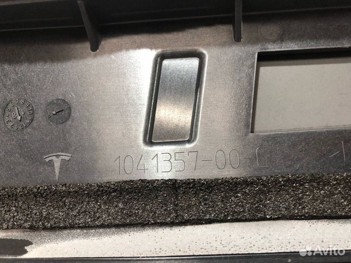 Наружная декоративная накладка на дверь Tesla