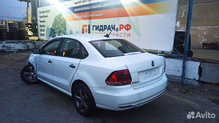 Петля двери задней левой Volkswagen Polo Sedan (Mk5). Комлект