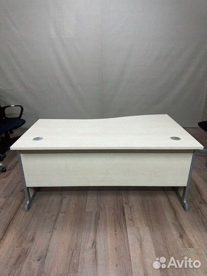 Рабочий стол в офисе