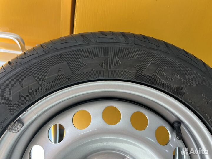 Maxxis MA-Z4S Victra 205/50 R15 89V