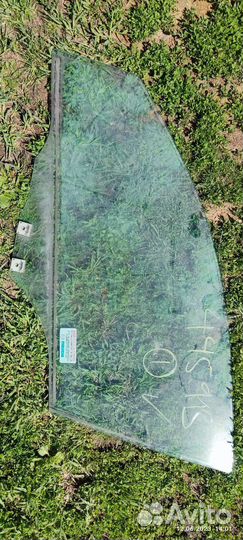 Боковое стекло Мазда 3