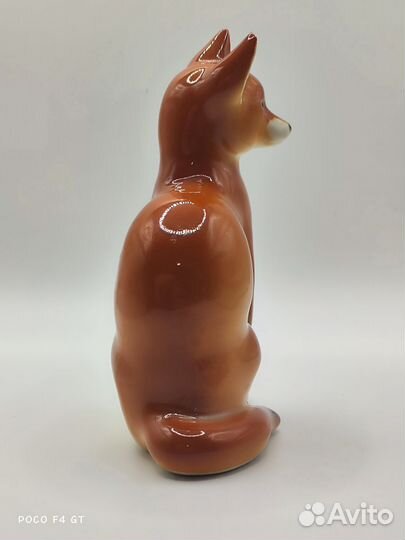 Фарфоровая статуэтка. Лиса лфз