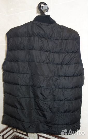 Лёгкая безрукавка в хорошем состоянии